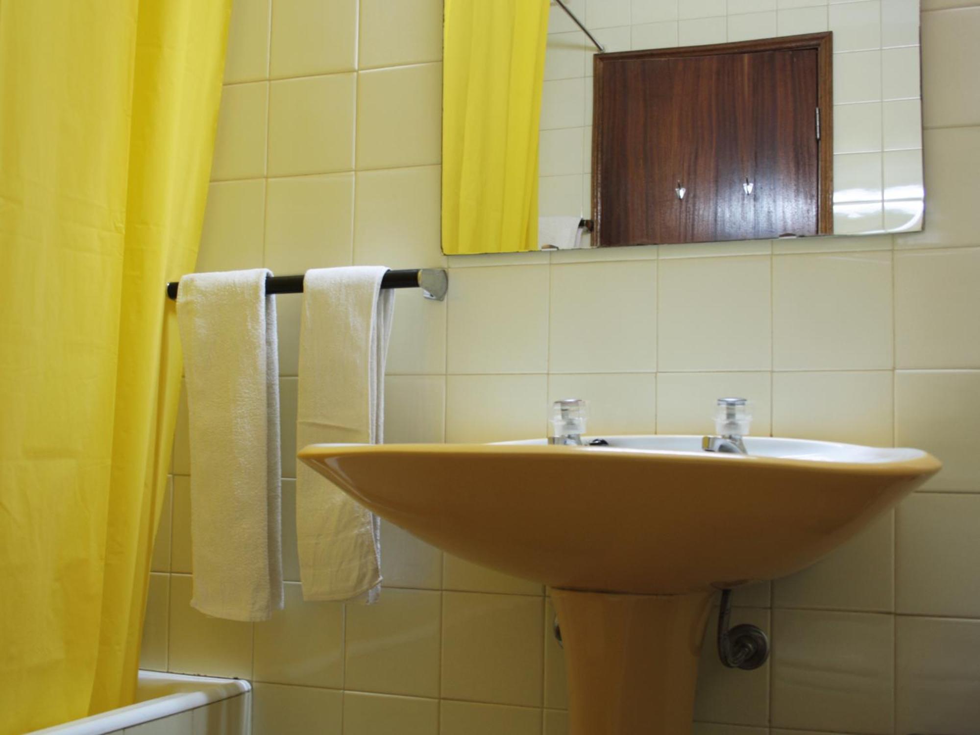 Pensao Suissa Hotel Vale de Cambra Phòng bức ảnh